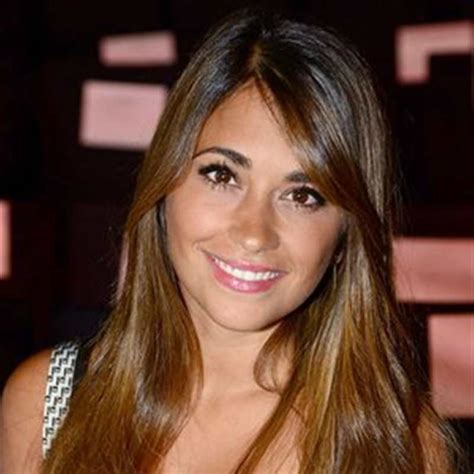 antonella roccuzzo fisico|Biografía de Antonella Roccuzzo Edad, estatura,。